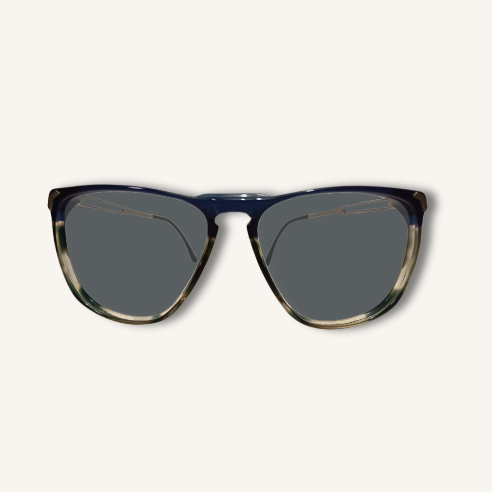 Gafas vintage Terciopelo azul marca LEONHARD THE NEFFE - 196 greenish gray Gafas monturas vintage originales LEONHARD DE NEFFE Italy, modelo Terciopelo azul. Sólo 1 unidad disponible. Añade elegancia única a tu estilo.