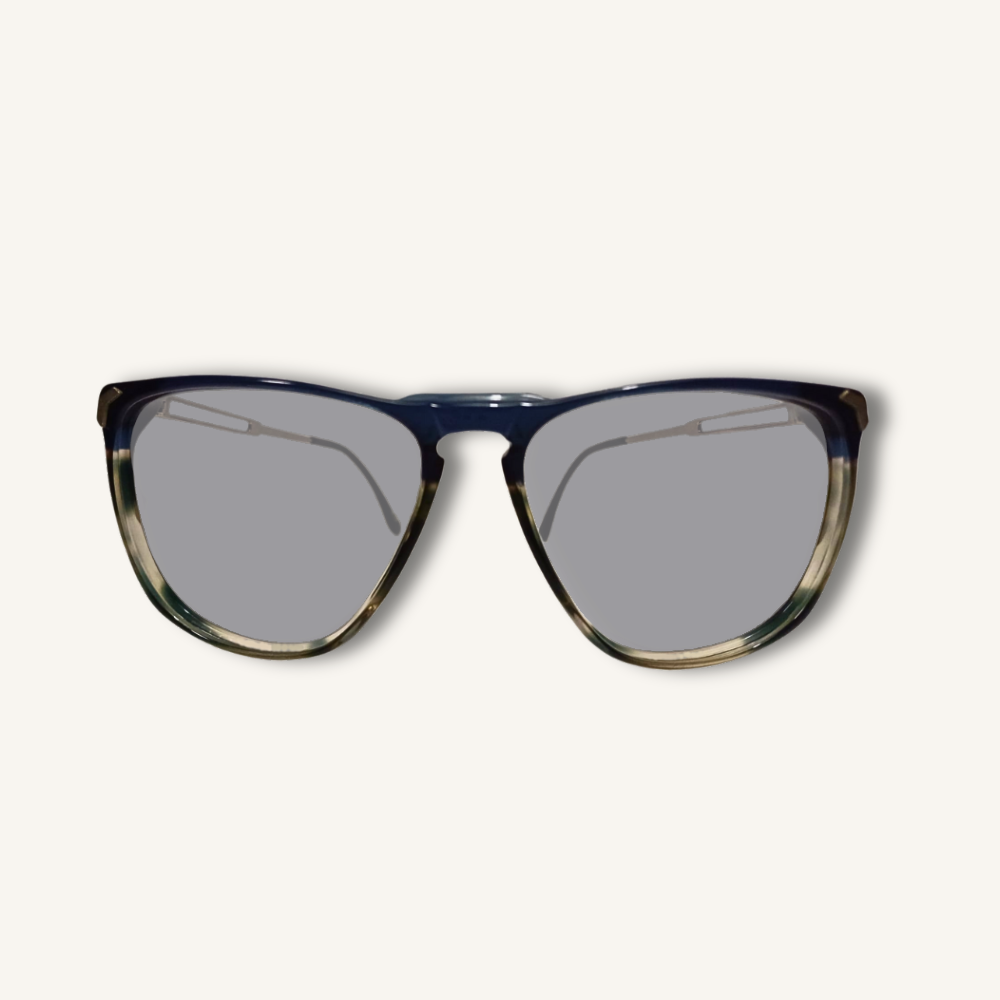 Gafas vintage Terciopelo azul marca LEONHARD THE NEFFE - 196 brisa gris Gafas monturas vintage originales LEONHARD DE NEFFE Italy, modelo Terciopelo azul. Sólo 1 unidad disponible. Añade elegancia única a tu estilo.