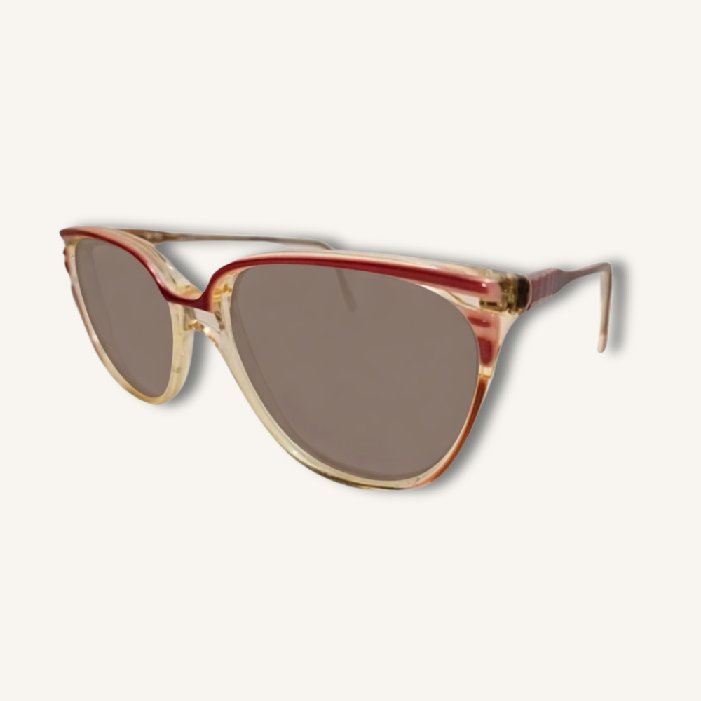 Gafas monturas vintage originales, modelo exclusivo La chica de rosa. Sólo 2 unidades disponibles. Añade elegancia y personalidad única a tu estilo.