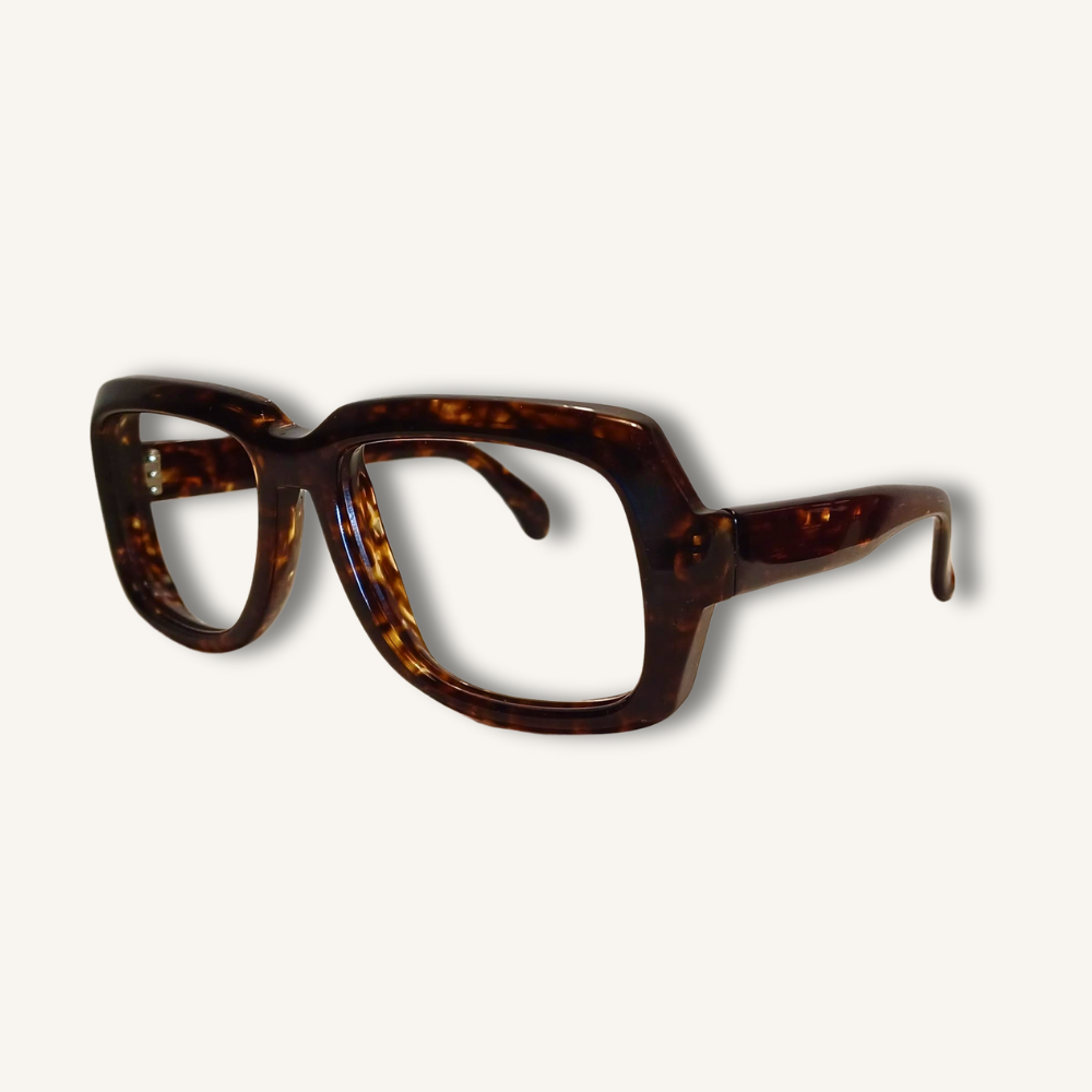 Gafas monturas retro vintage MG FRANCE, modelo exclusivo El discurso del rey. Sólo 2 unidades disponibles. Añade distinción única a tu estilo.