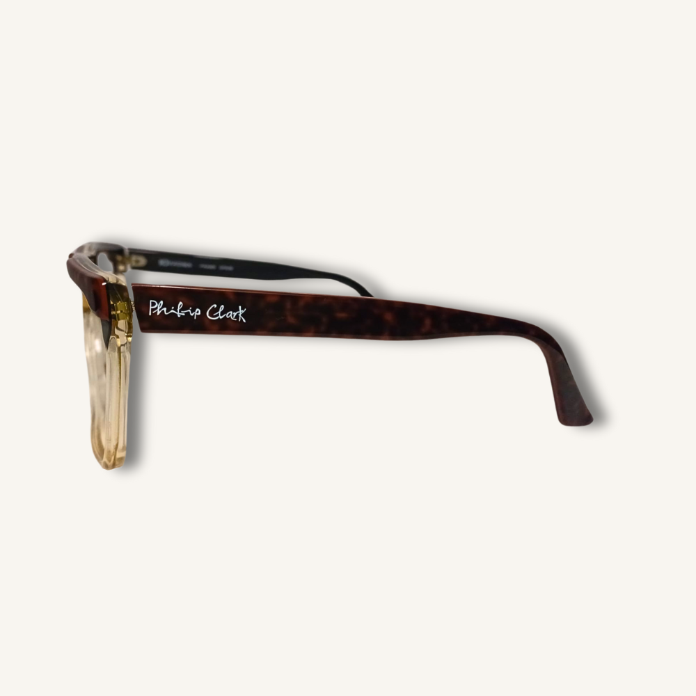 Gafas retro vintage American psycho marca PHILIP CLARK - 171 Gafas monturas retro vintage PHILIP CLARK, modelo exclusivo American psycho. Sólo 1 unidad disponible. Añade distinción única a tu estilo.
