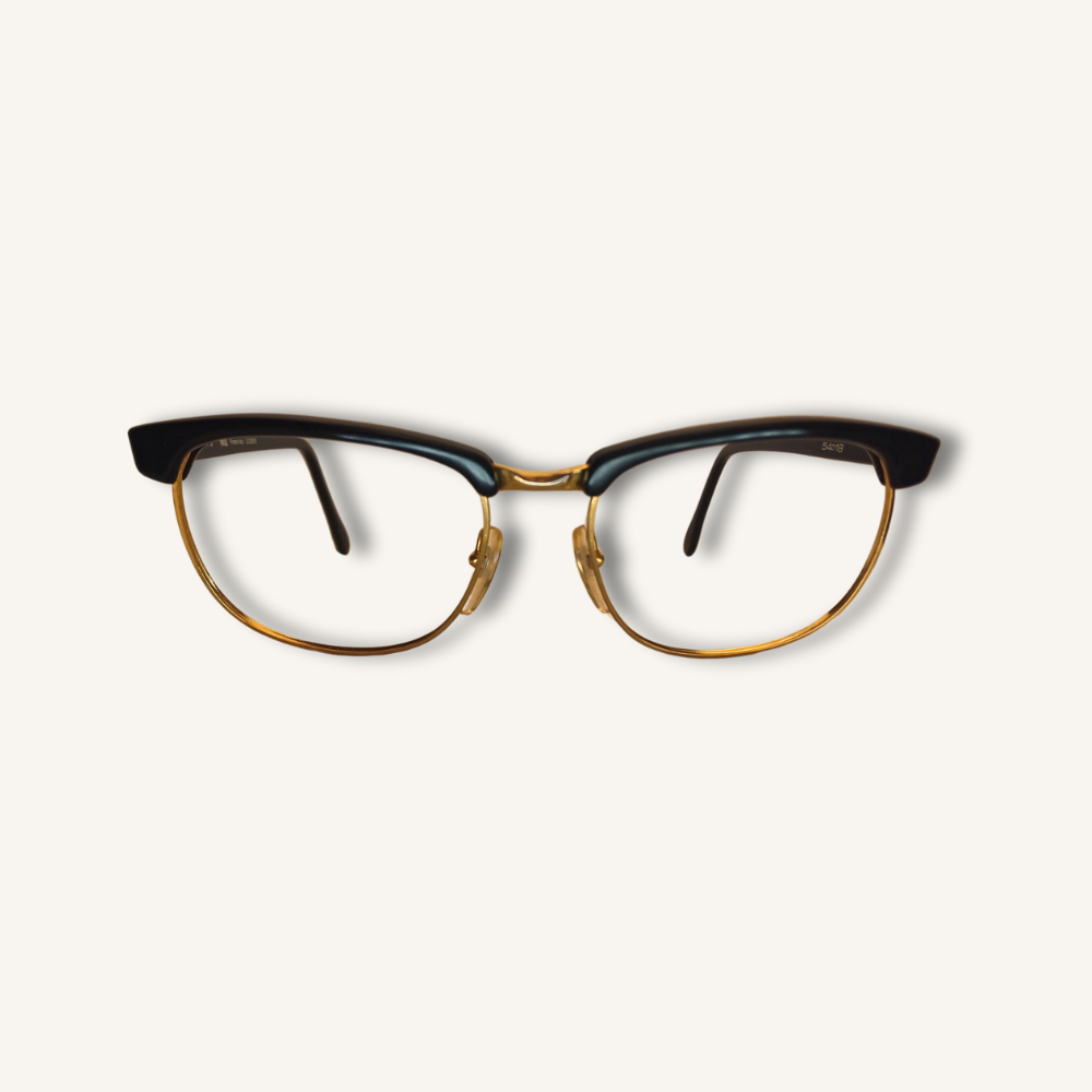 Gafas retro vintage La tentación vive arriba marca IDOS LIDER - 062 Gafas retro vintage IDOS LIDER frame Italy, modelo exclusivo La tentación vive arriba. Sólo 1 unidad disponible. Añade elegancia única a tu estilo.