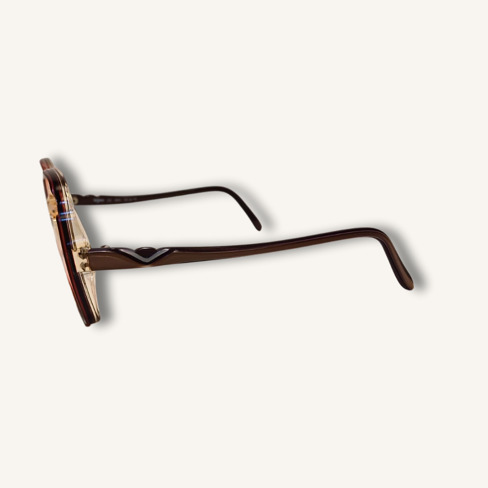 Gafas vintage El diablo viste de Prada marca BIJOU - 041 Gafas monturas vintage originales BIJOU France, modelo El diablo viste de Prada. Sólo 2 unidades disponible. Añade elegancia única a tu estilo.
