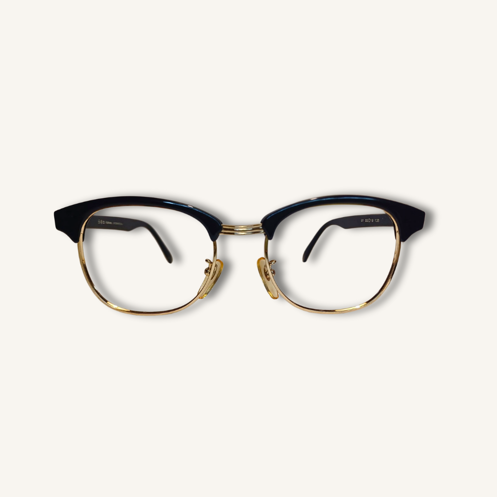 Gafas retro vintage La dama de hierro marca ROYAL INTERNATIONAL - 064 Gafas monturas retro vintage originales marca ROYAL INTERNATIONAL, modelo La dama de hierro. Sólo 1 unidad disponible. Añade elegancia única a tu estilo.