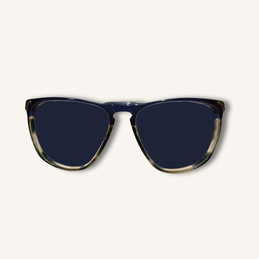 Gafas vintage Terciopelo azul marca LEONHARD THE NEFFE - 196 nuage gris Gafas monturas vintage originales LEONHARD DE NEFFE Italy, modelo Terciopelo azul. Sólo 1 unidad disponible. Añade elegancia única a tu estilo.