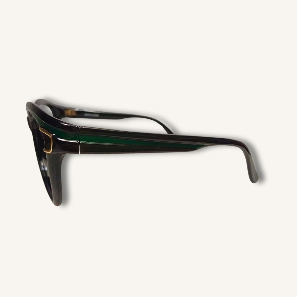 Gafas monturas vintage originales, modelo exclusivo El concierto. Sólo 1 unidad disponible. Añade elegancia y distinción única a tu estilo.