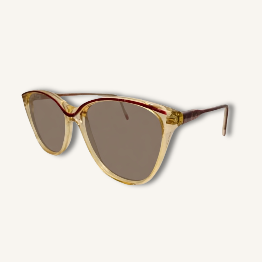 Gafas monturas vintage originales, modelo exclusivo La delgada línea roja. Sólo 1 unidad disponible. Añade elegancia y distinción única a tu estilo.