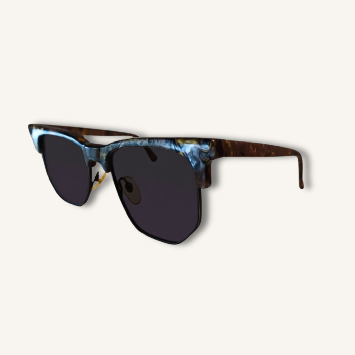 Gafas monturas vintage originales, modelo exclusivo Tierra prometida. Sólo 1 unidad disponible. Añade autenticidad única a tu estilo.