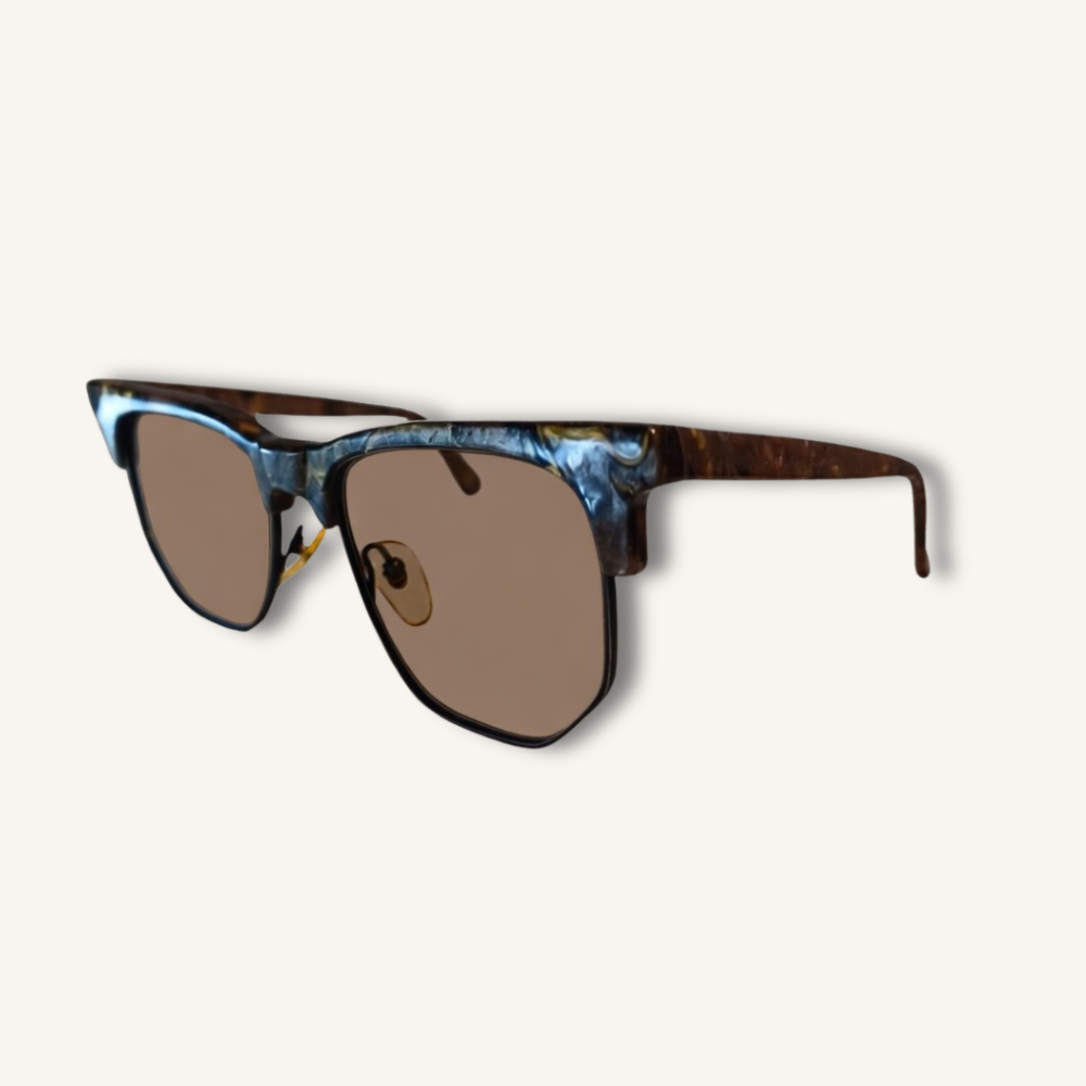 Gafas monturas vintage originales, modelo exclusivo Tierra prometida. Sólo 1 unidad disponible. Añade autenticidad única a tu estilo.